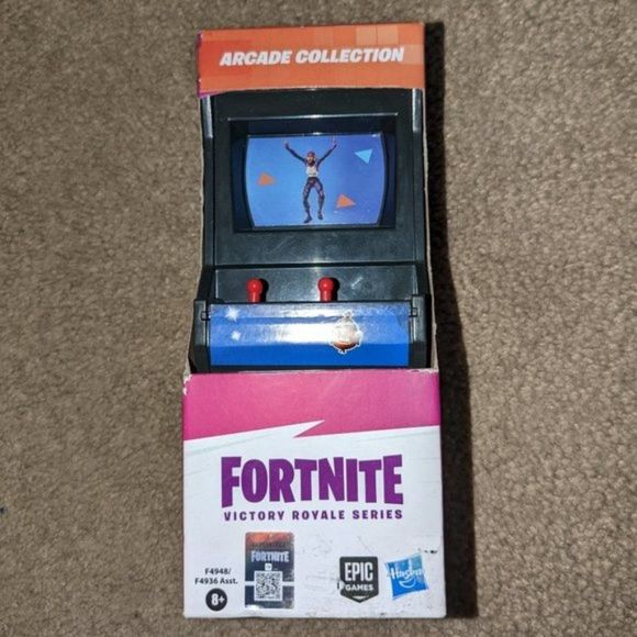 Fortnite Card Game Unopened Damaged Dog - Picture 1 of 8